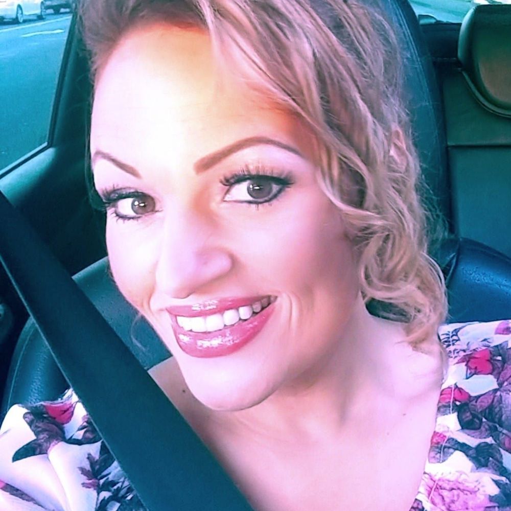 Meet your Posher, Crystal